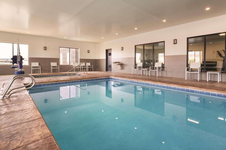 Pool 14 of 26