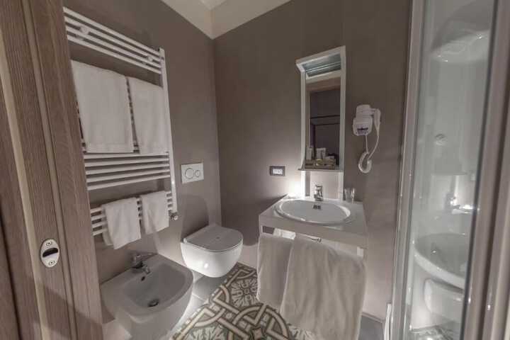 Room 19 of 46