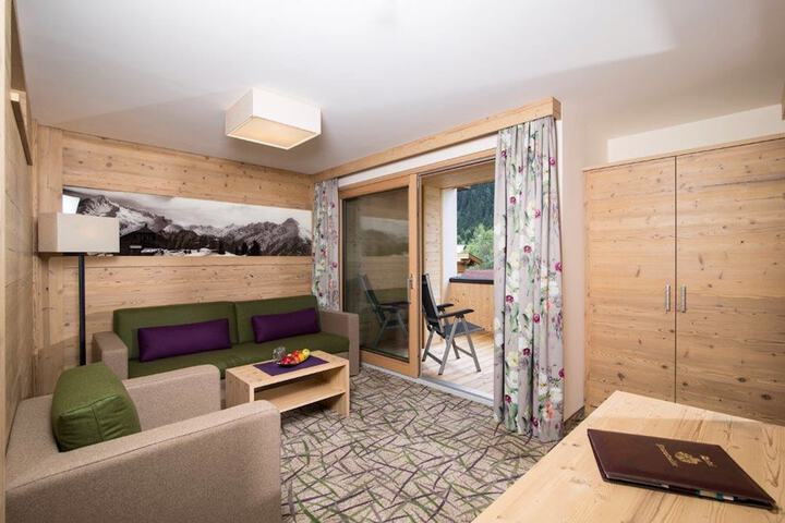 Room 70 of 181
