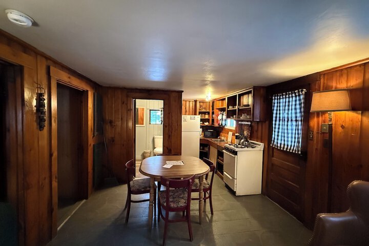 Room 106 of 212