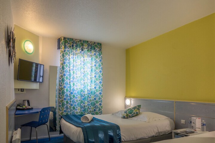 Room 6 of 21