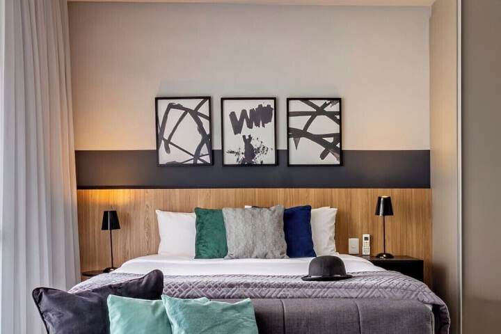 Room 27 of 33