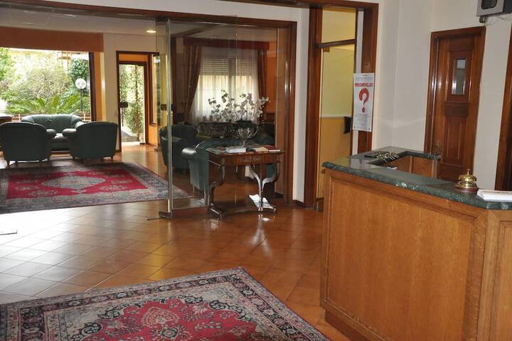 Guest Lobby