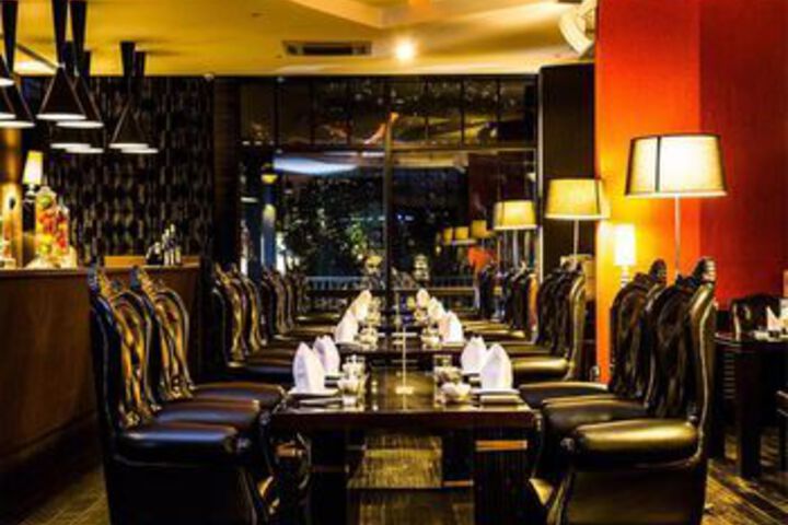 Dining 36 of 38