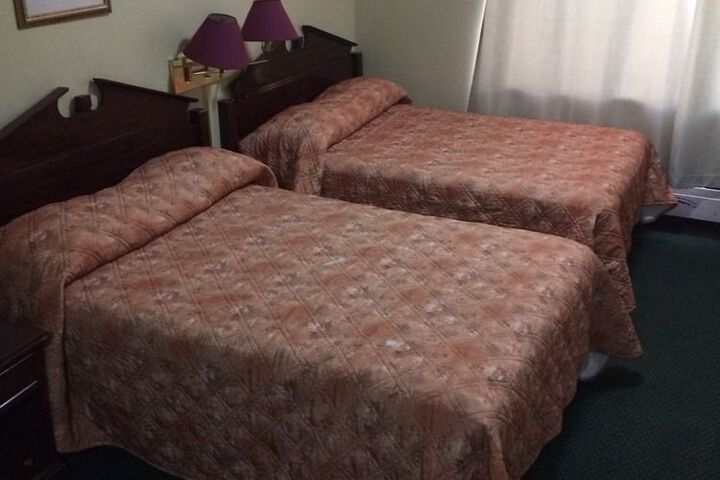 Room 4 of 17