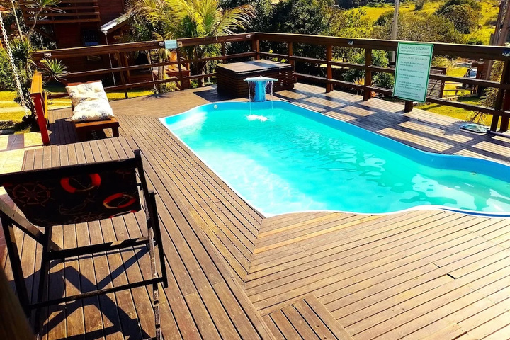 Pool 10 of 23