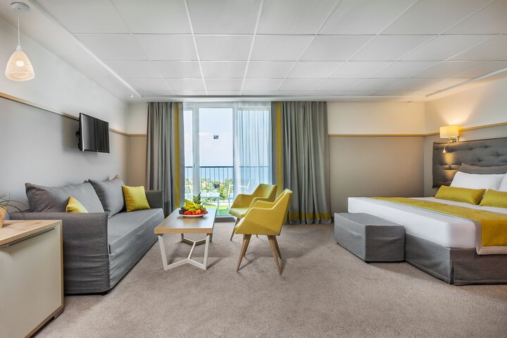 Room 89 of 221