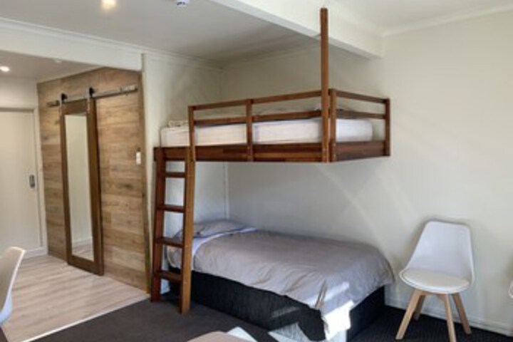 Room 12 of 32