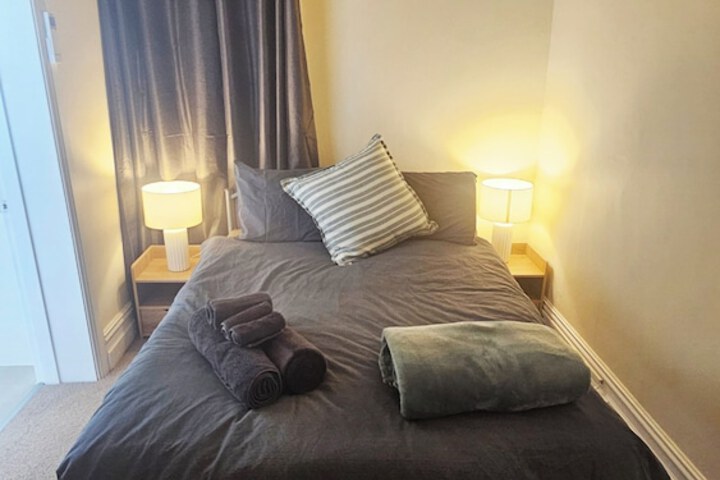 Room 10 of 24