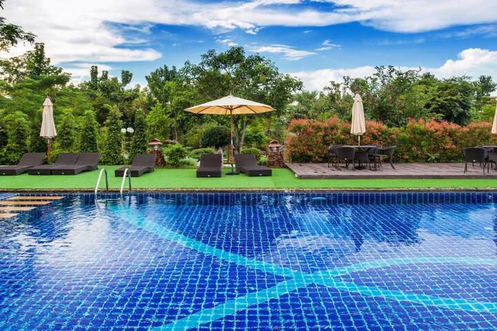Pool 60 of 119