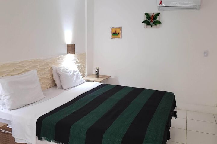 Room 11 of 32