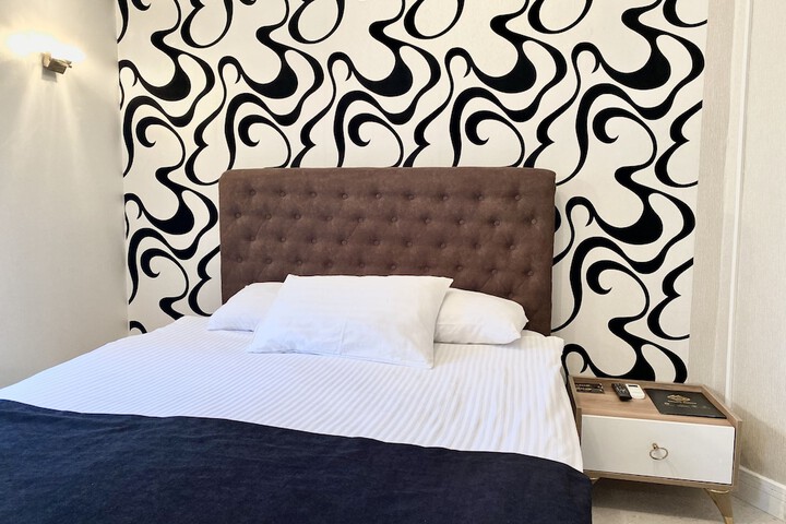 Room 10 of 66