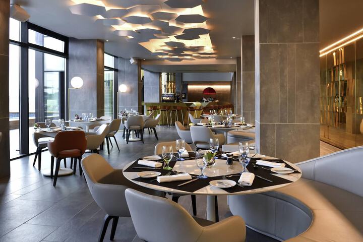 Dining 81 of 121
