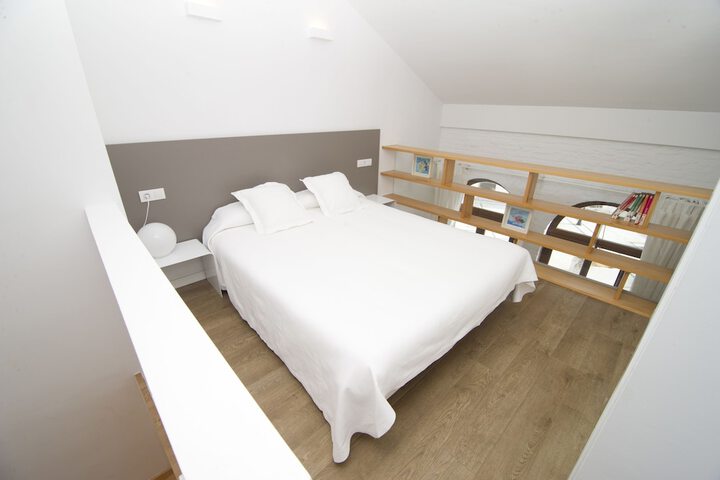 Room 6 of 145