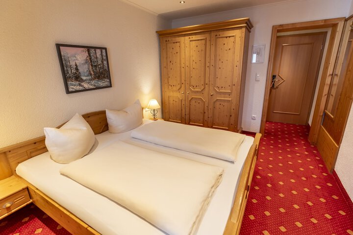 Room 14 of 63