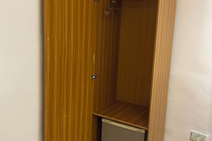 Room 18 of 33