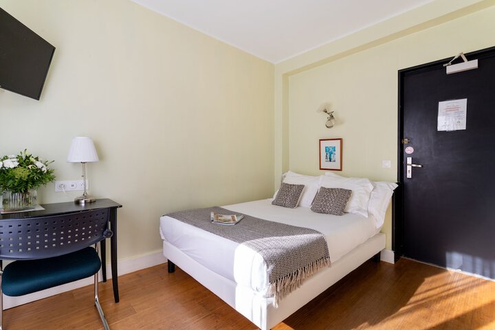 Room 42 of 65