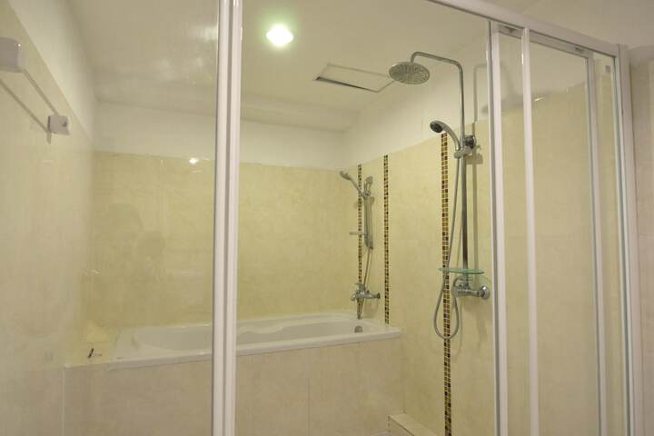Room 7 of 51