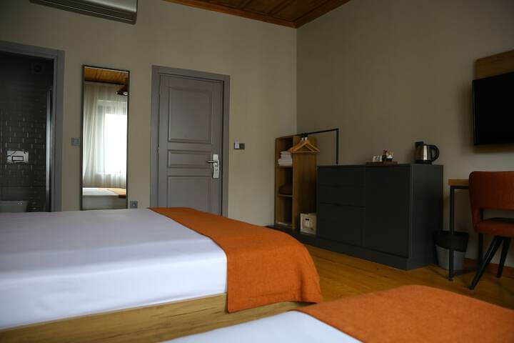 Room 21 of 72