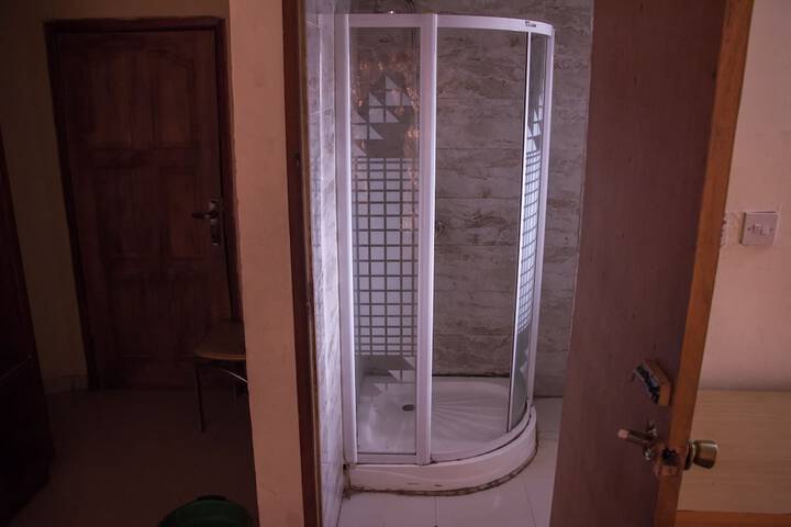 Room 9 of 25