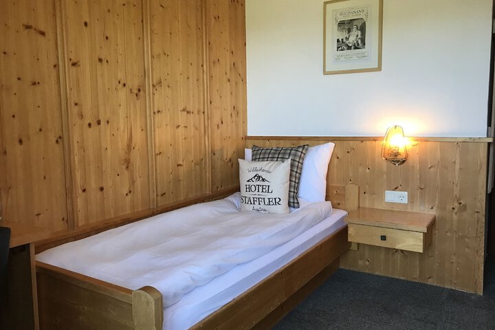 Room 7 of 38