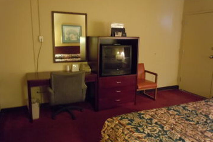 Room 8 of 24