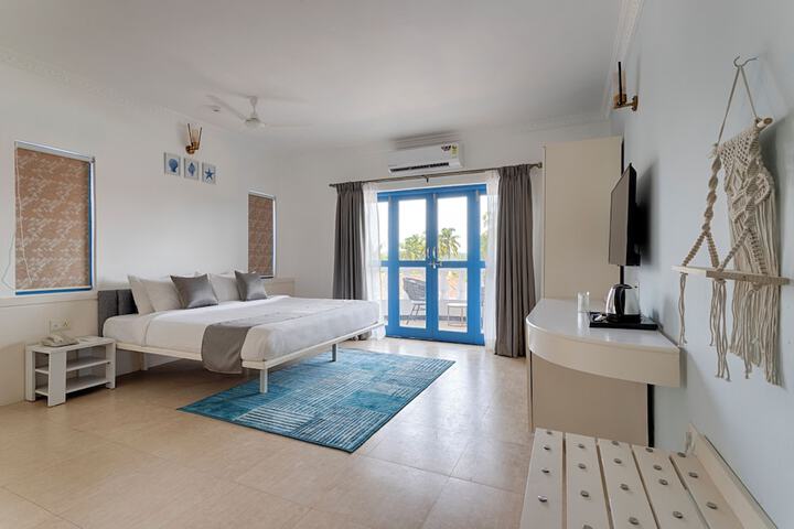 Room 8 of 32