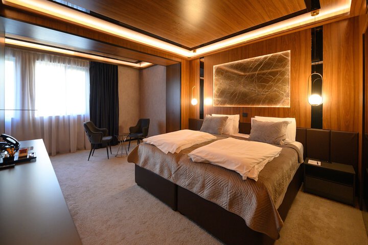 Room 12 of 64