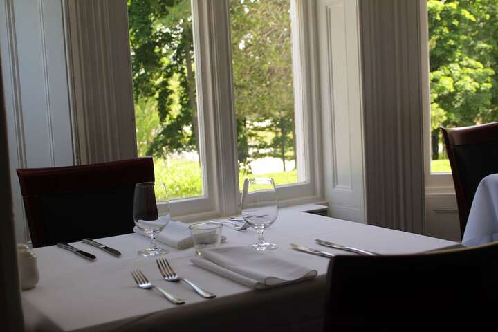 Dining 48 of 92