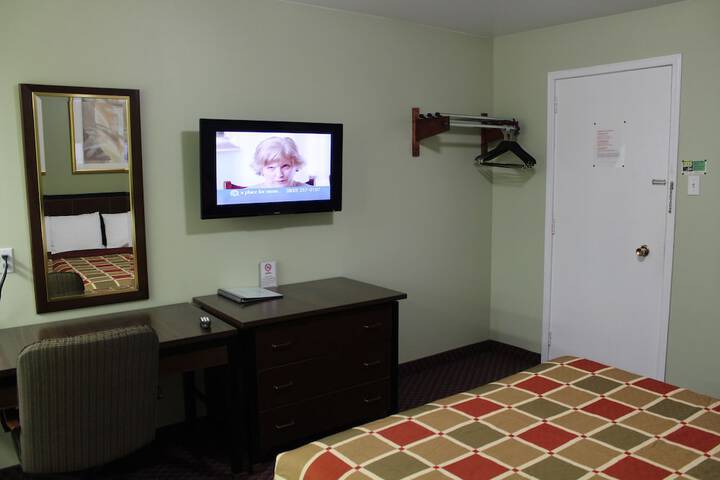 Room 33 of 66