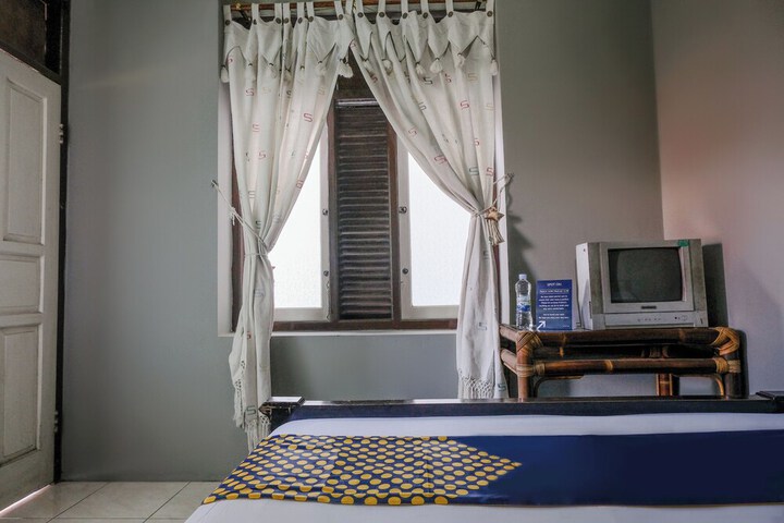 Room 9 of 26