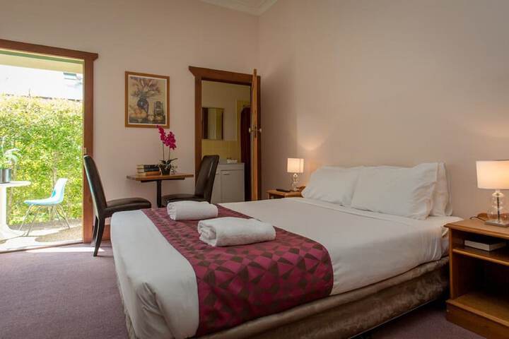 Room 3 of 22