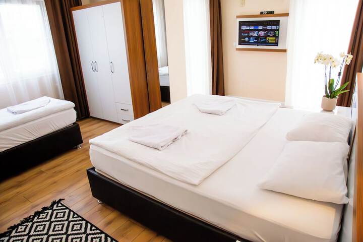 Room 30 of 151