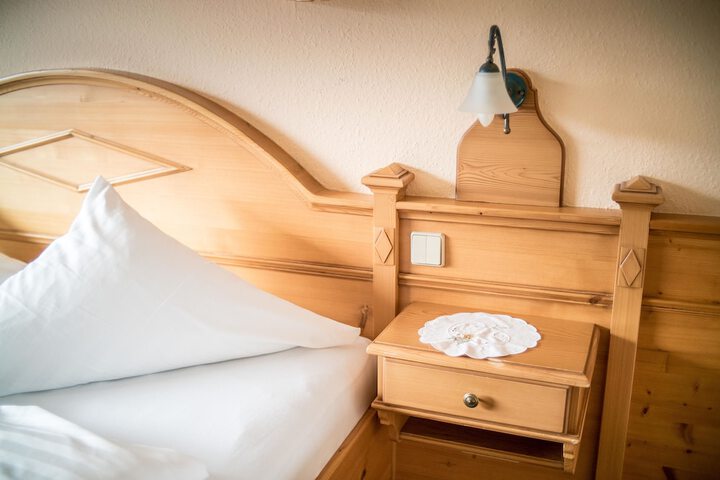 Room 3 of 27