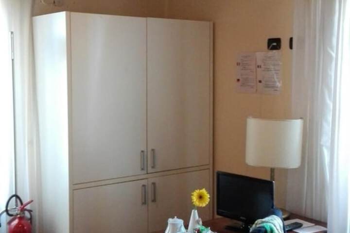 Room 15 of 68