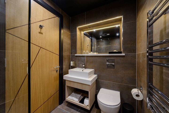 Room 10 of 15