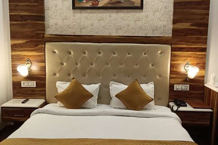 Room 13 of 73