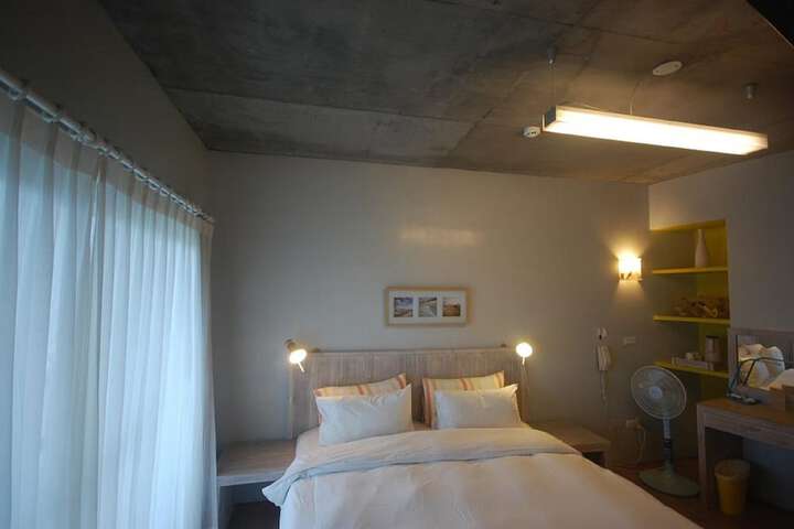Room 16 of 82