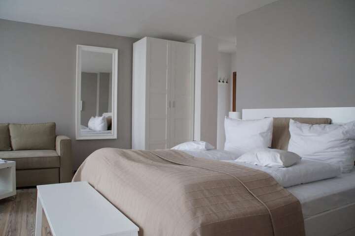 Room 7 of 15