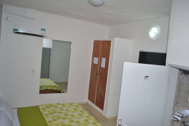 Room 13 of 23