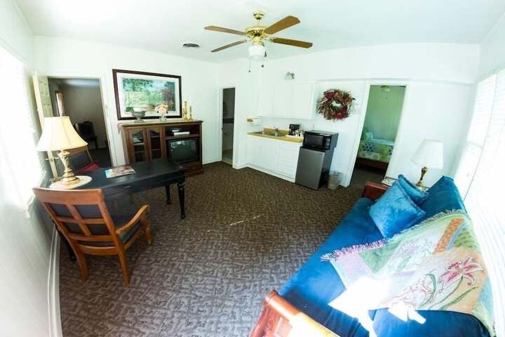 Room 25 of 77