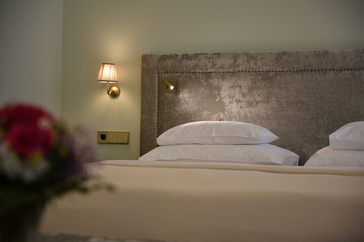 Room 42 of 74