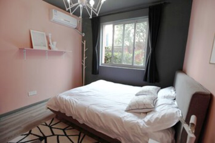 Room 12 of 23
