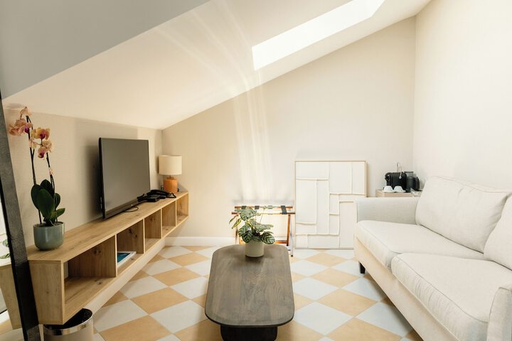 Room 4 of 67