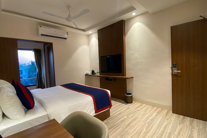 Room 13 of 49