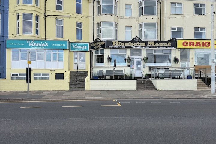 Vinnies Family Hotel