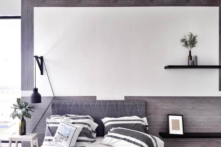 Room 3 of 96