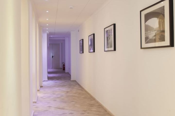 Ballroom/Hall 62 of 85