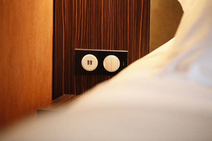 Room 37 of 48