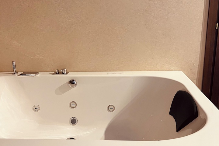 Room 35 of 38